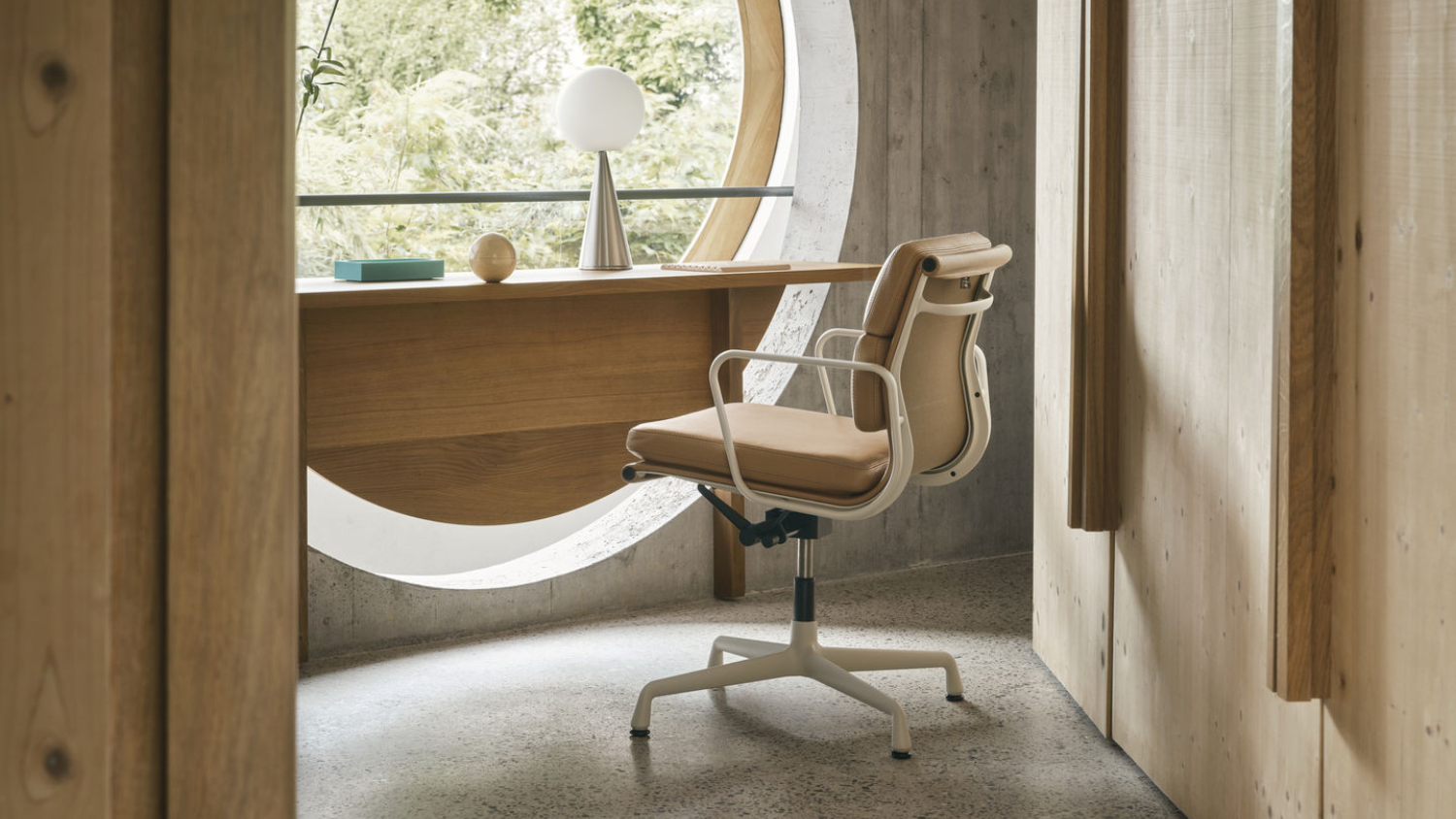 Vitra Eames Soft Pad Chair EA 231